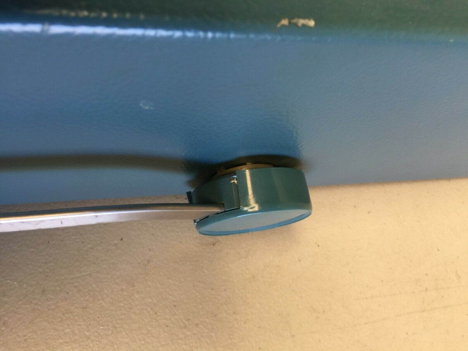 Tektronix 468 100 MHz Digital Storage Oscilloscope *Broken Handle*