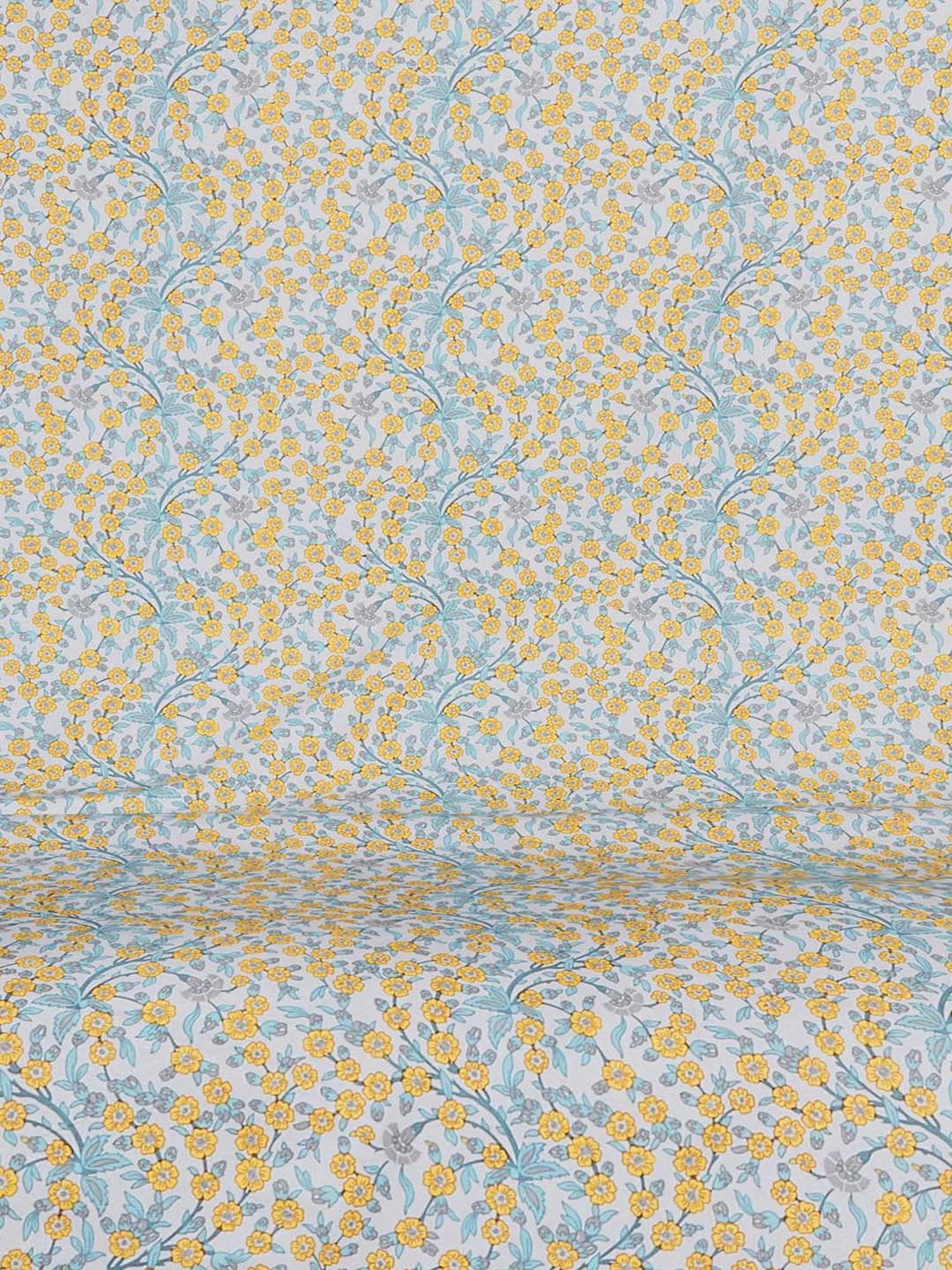 Living Scapes by Pantaloons Yellow Cotton 144 TC King Bed Sheet with 2 Pillow Covers