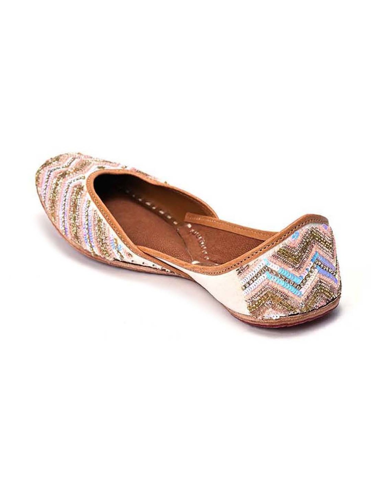 Scentra Women's Pink Ethnic Juttis