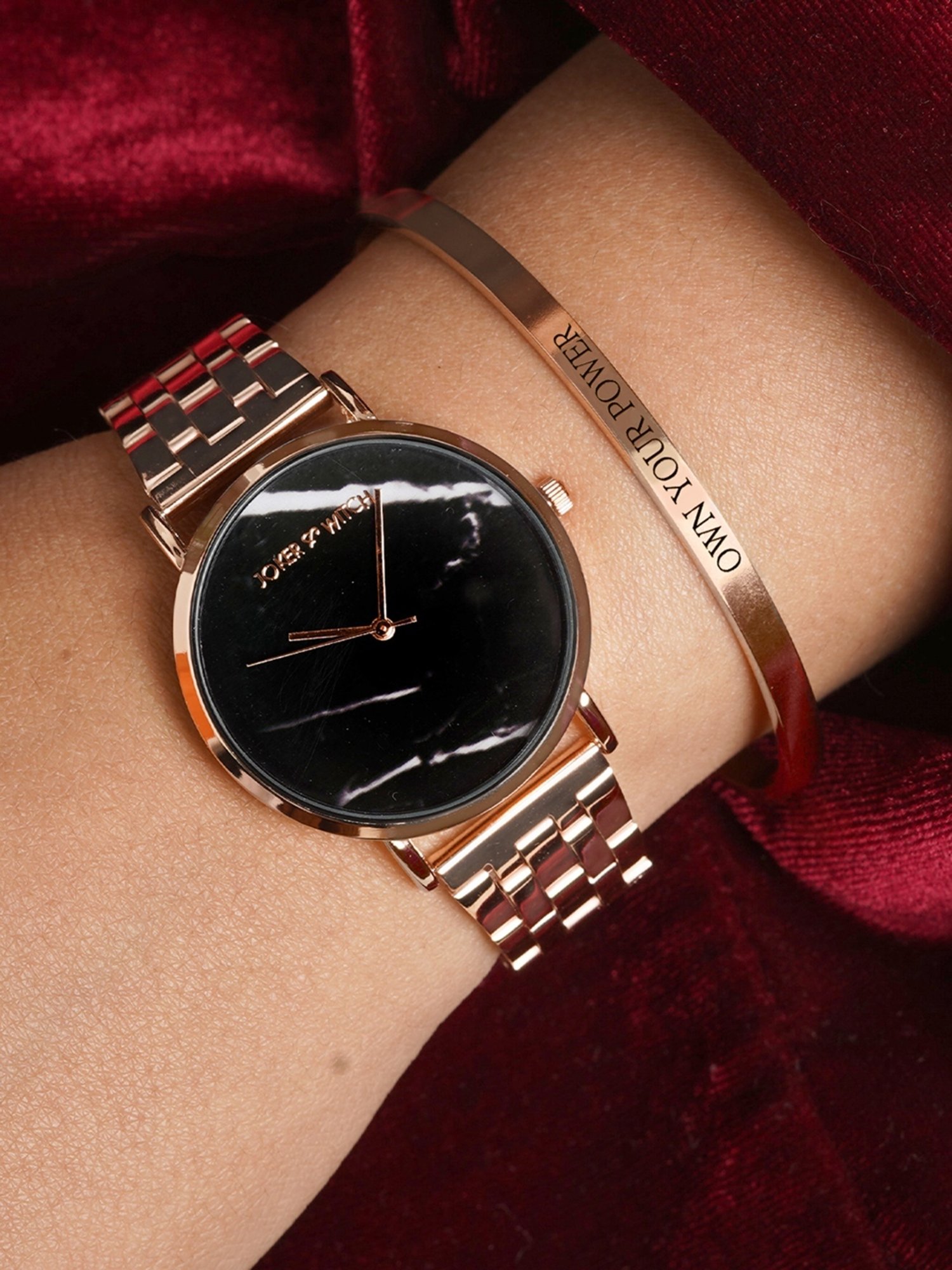 Joker & WItch JWBS476 Analog Watch for Women With Bracelet