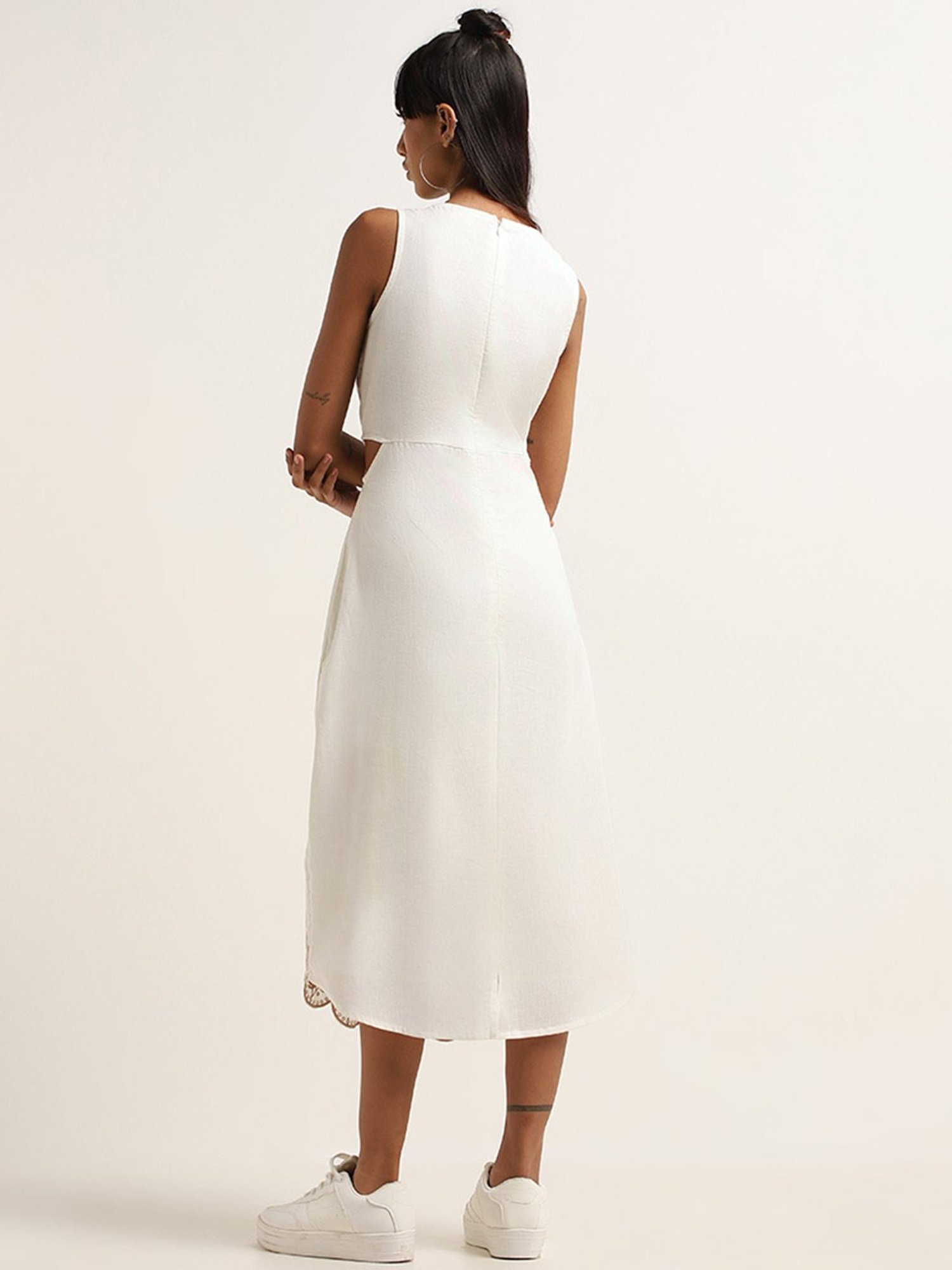 Bombay Paisley by Westside White Blended Linen Scallop Dress