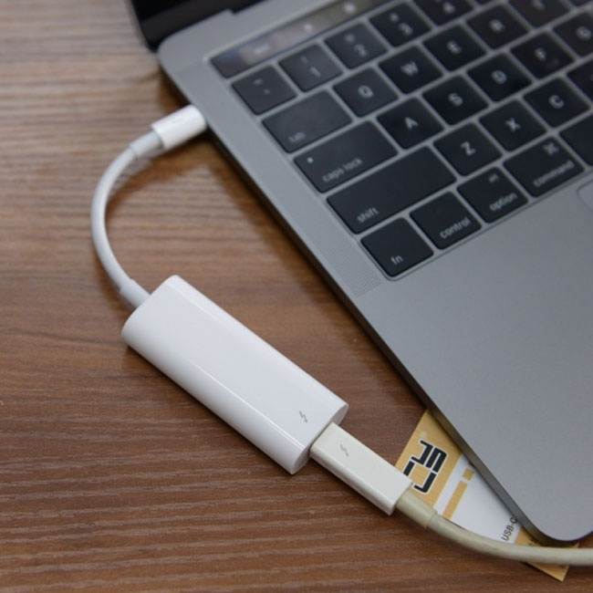 FVH 40Gbps USB-C Thunderbolt 3 USB4 Port to Thunderbolt 2 Adapter for 2016 Macbook Pro Display MC914 & Hard Disk TB-026