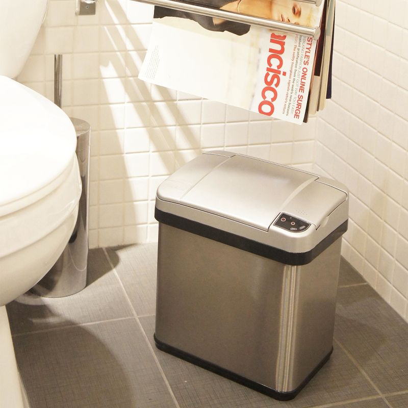 Rubbermaid 8 Quart Traditional Square Top Bedroom, Bathroom, and Office Wastebasket Trash Can, White (2 Pack)