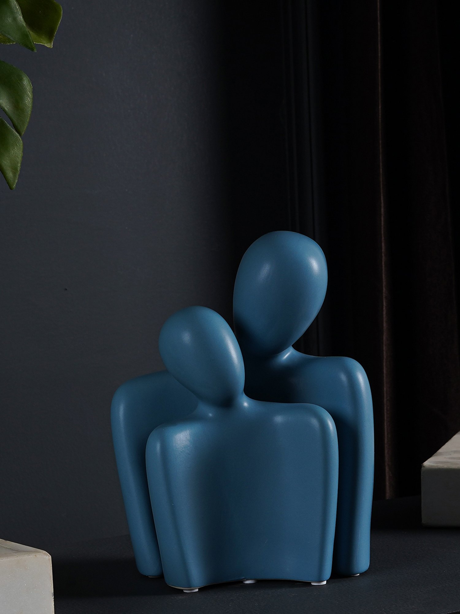The Artment Decorative Human Set of 2 Sclupture Blue Polyresin Showpiece Figurine