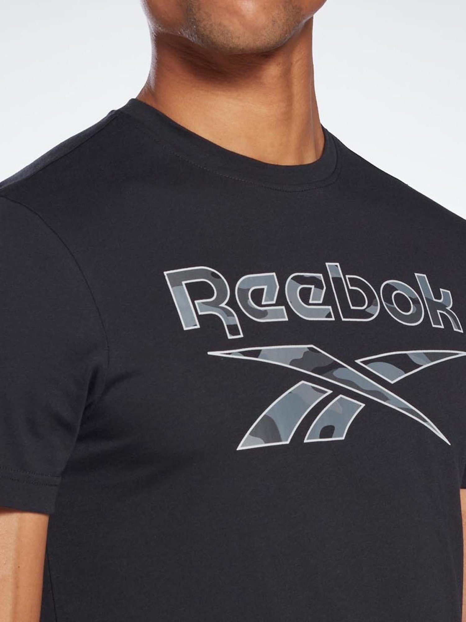 Reebok Black Cotton Slim Fit Printed T-Shirt