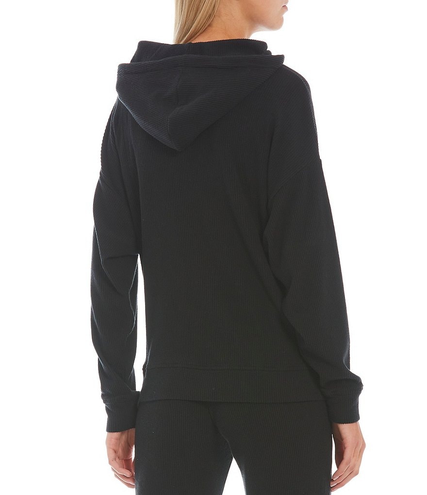 Modern Movement Solid Seamless Scoop Neck Microfiber Camisole