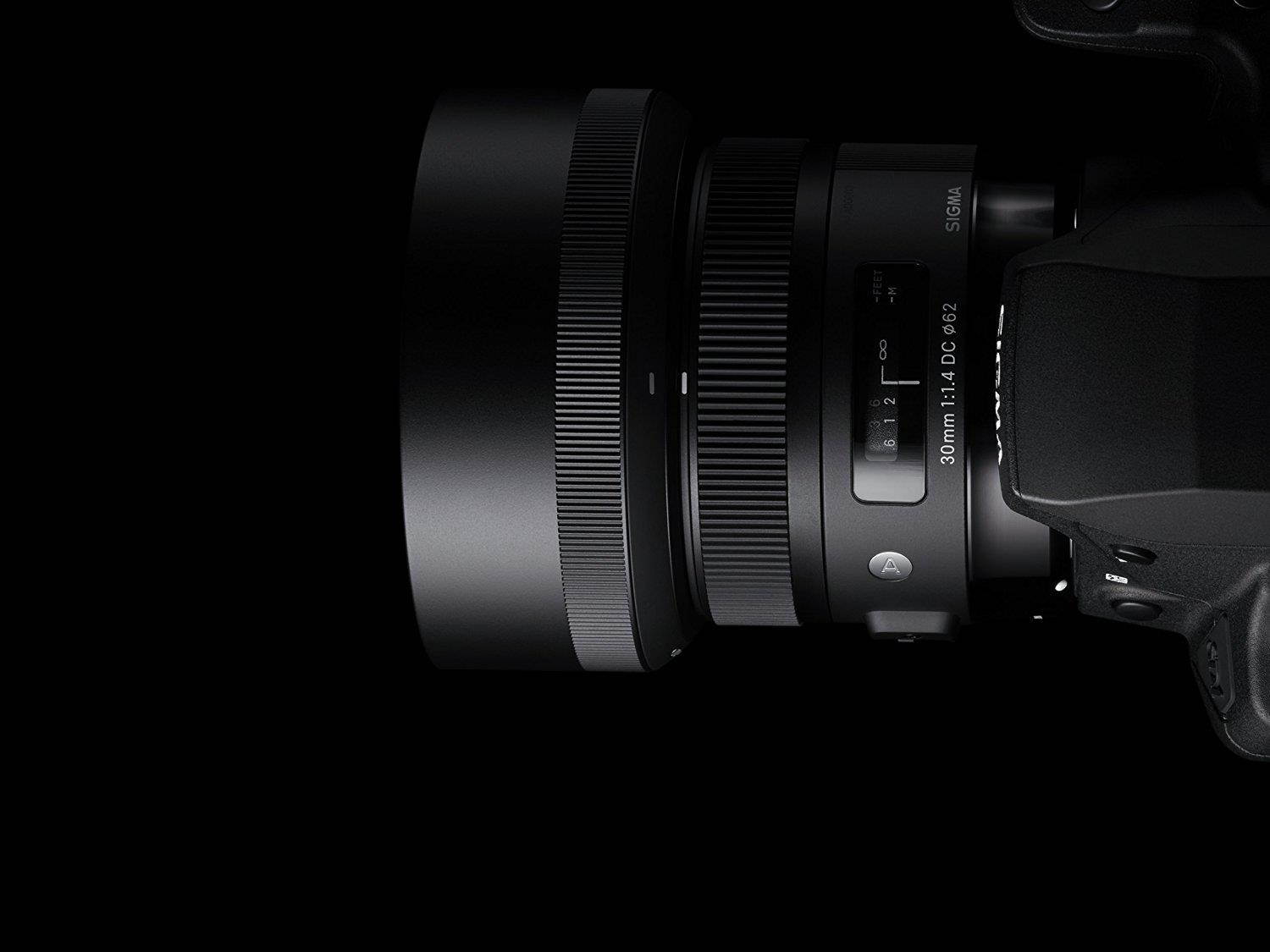 Sigma 30mm f/1.4 DC HSM Lens for Sony DSLR Cameras