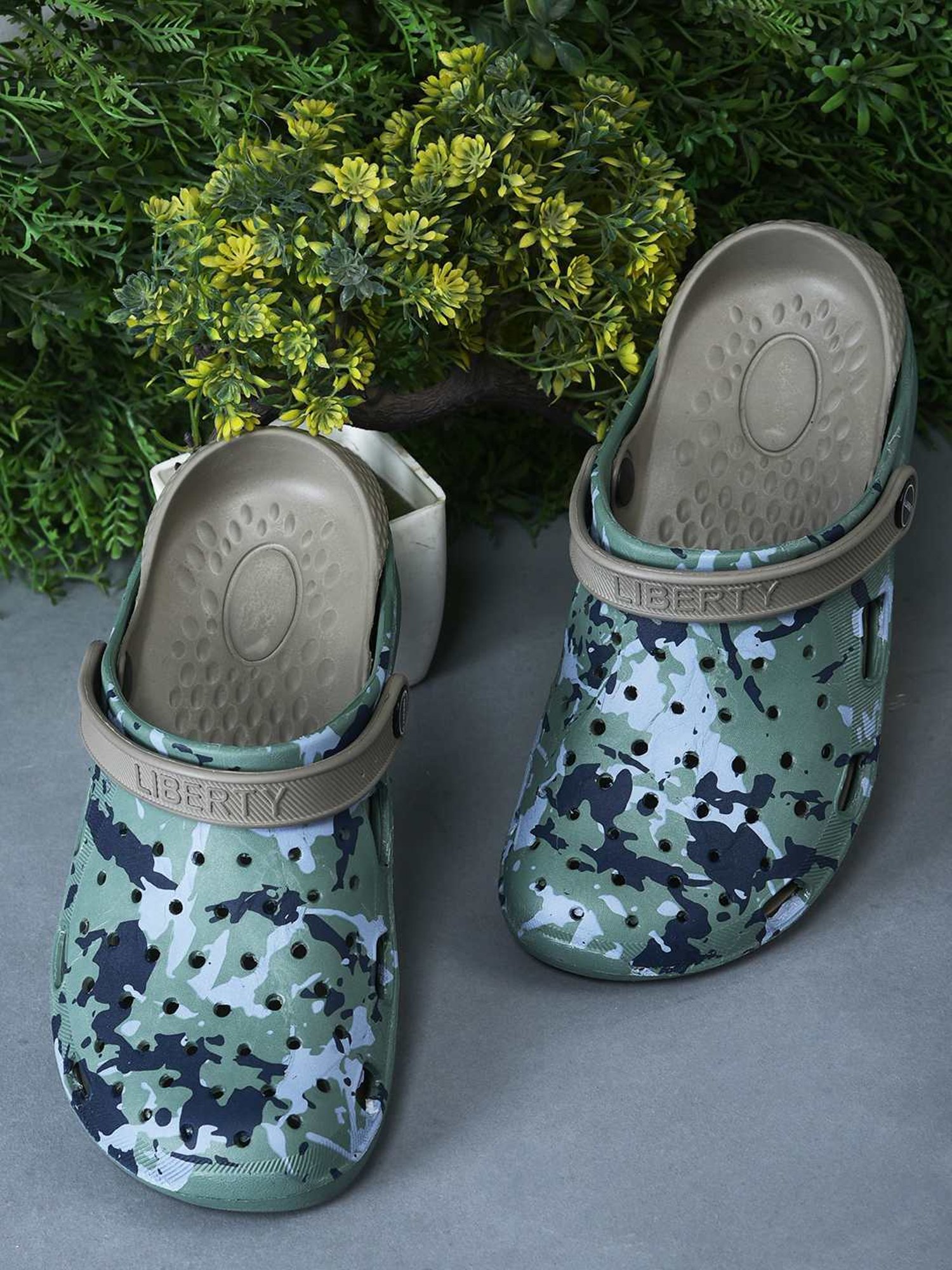 Aha By Liberty Men's Green Back Strap Clogs