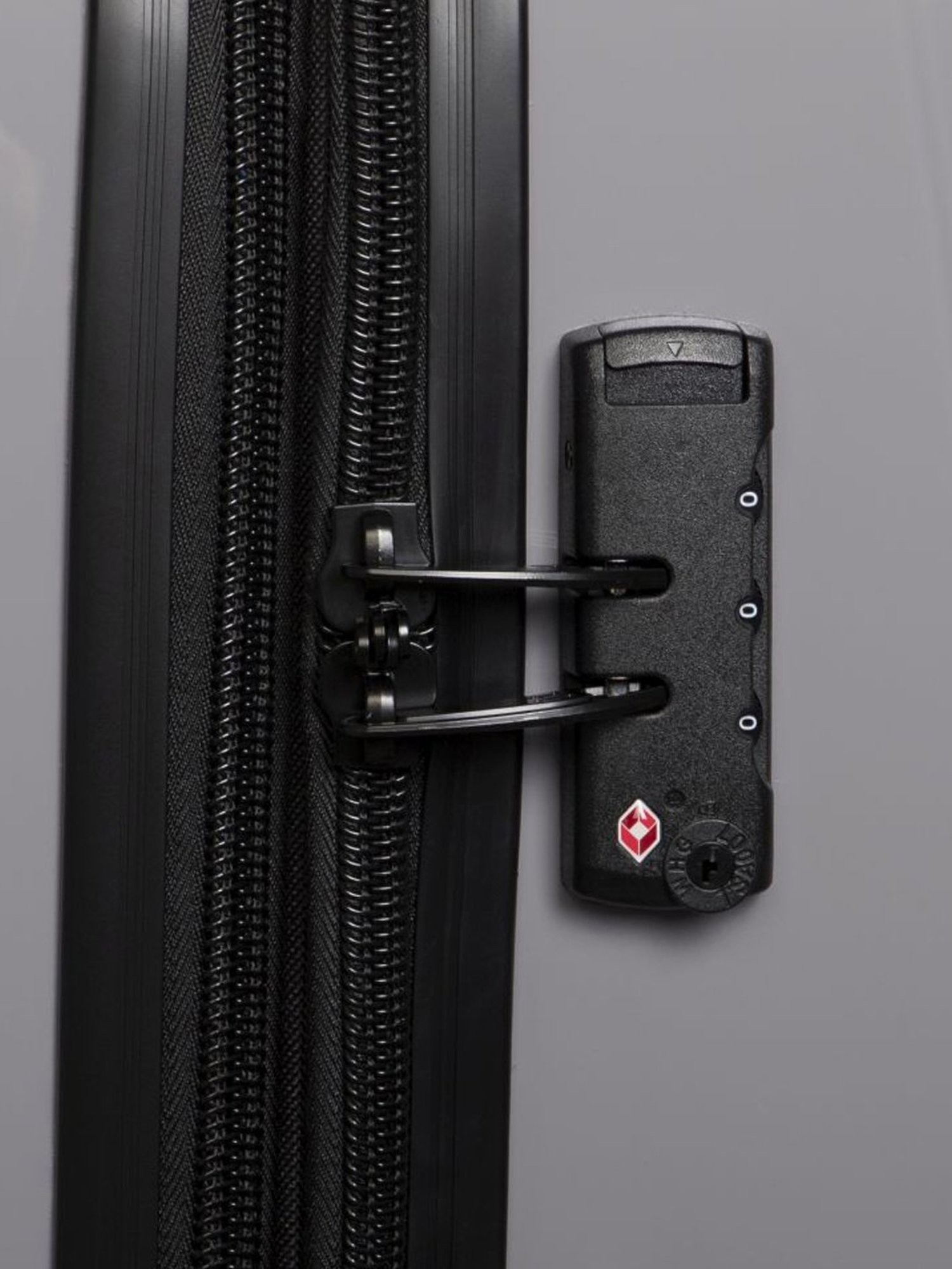 it luggage Fashionista Glossy Grey Cabin-20 inches Expandable Hardsided Trolley Bag with TSA Lock