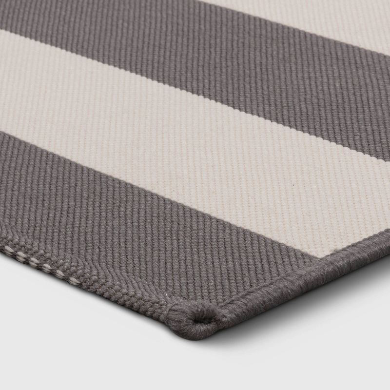 2'x3' Indoor/Outdoor Reversible Rug Gray - Threshold™