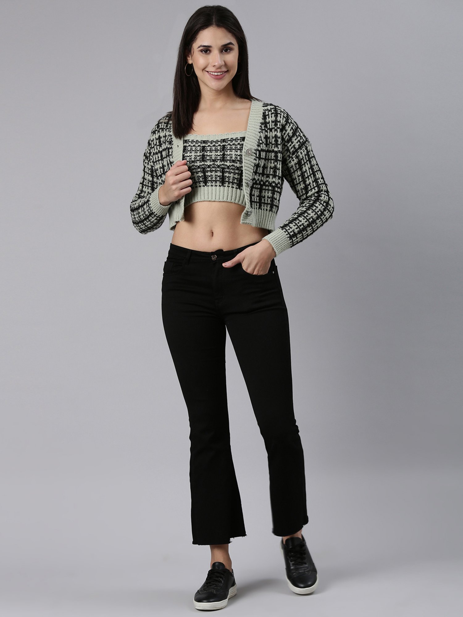 SHOWOFF Sea Green & Black Crochet Pattern Front-Open Cropped Sweater