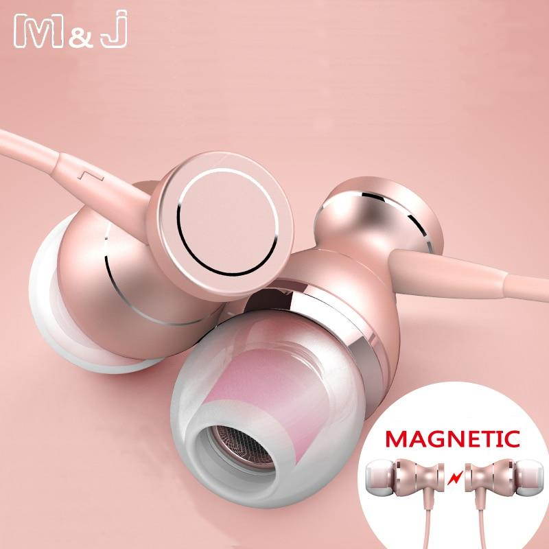 Everyday Wholesale Lots Black Earbuds Bundle Bulk in-Ear Earphones 124 Pack