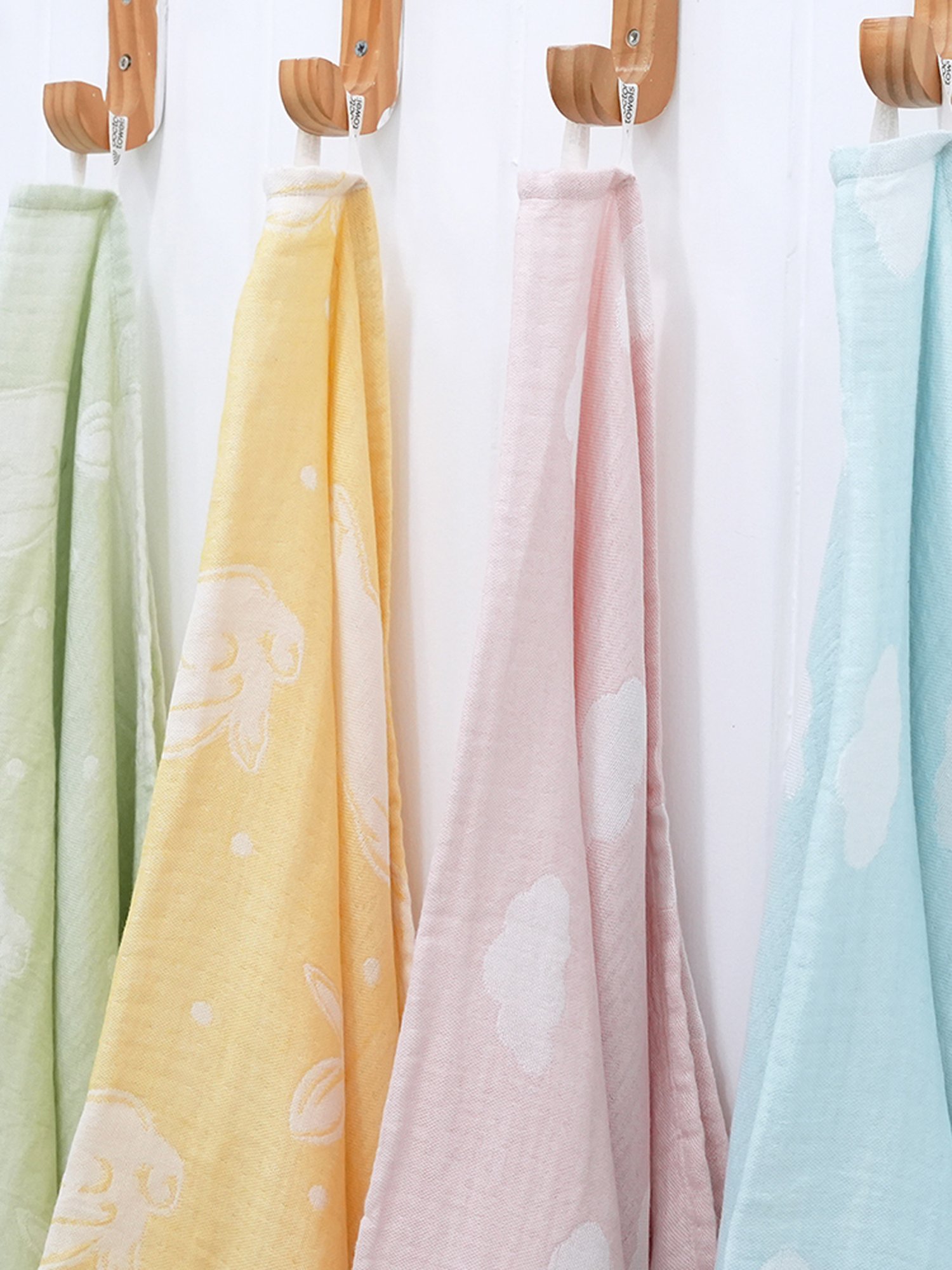 Doctor Towels Pink Blend Abstract Bath Towel