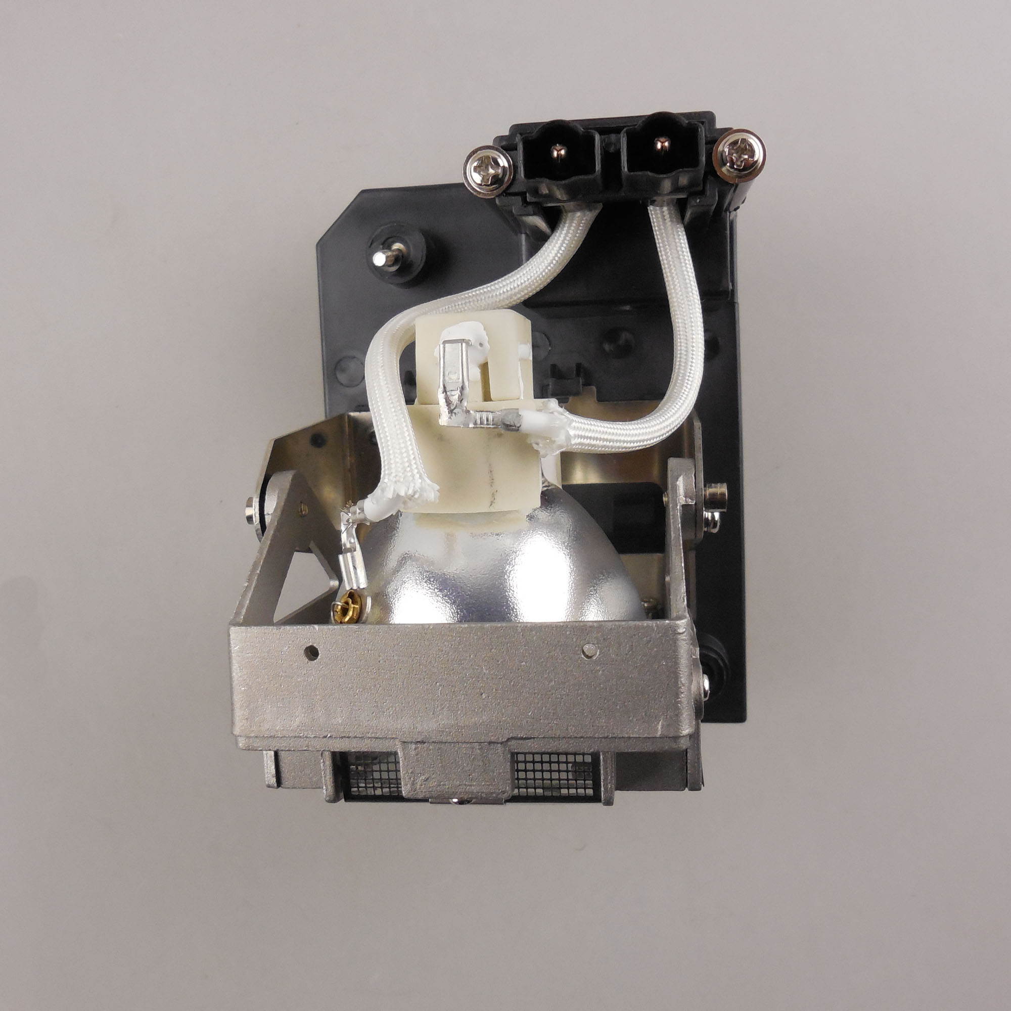 Replacement Projector Lamp/bulb POA-LMP117/POALMP117 for SANYO PDG-DWT50 / PDG-DWT50L / PDG-DXT10 / PDG-DXT10L/6103358406