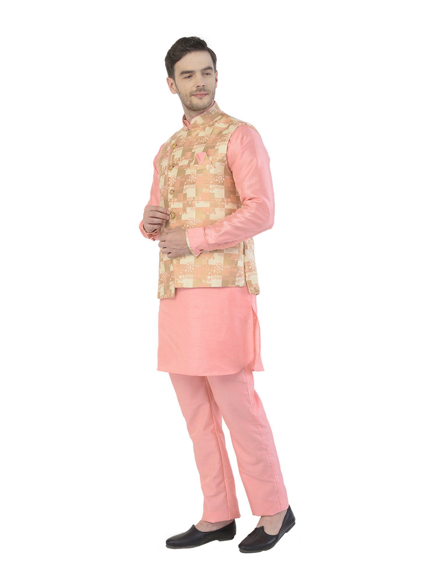 SG RAJASAHAB Peach Printed Kurta & Pant Set With Jacket