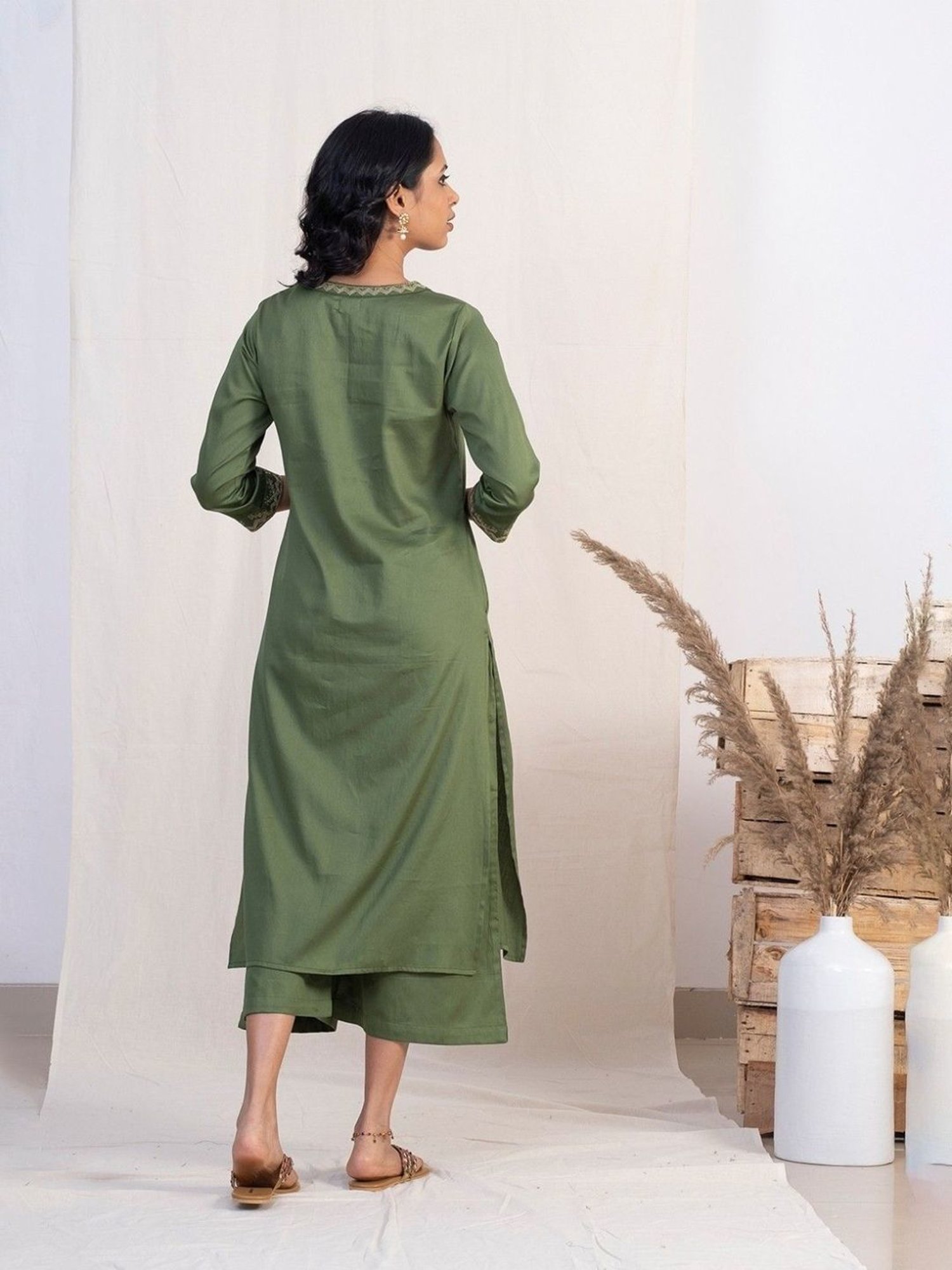 Akiso Jashn Green V Neck Single Pleat Kurta