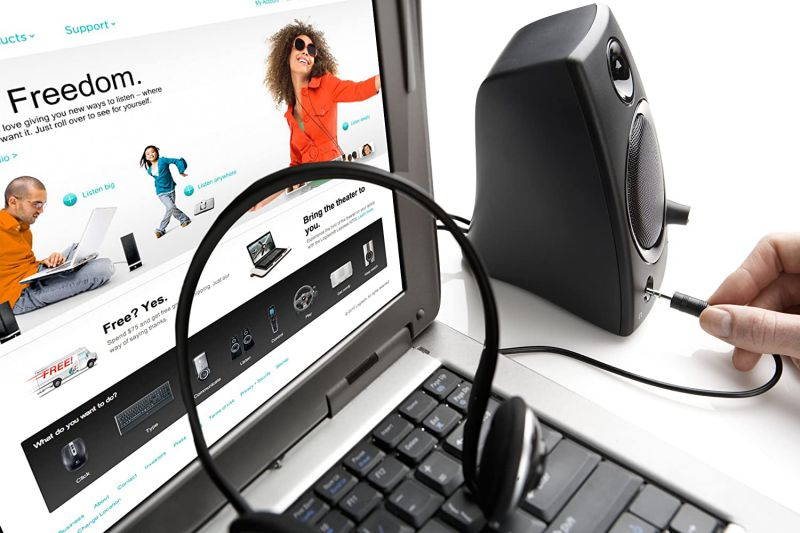 New Logitech 3.5mm Jack Compact Laptop Speakers,	Z130 Compact Speakers, Rich and strong stereo sound with 5 watts of power,Works with Windows and Mac OS