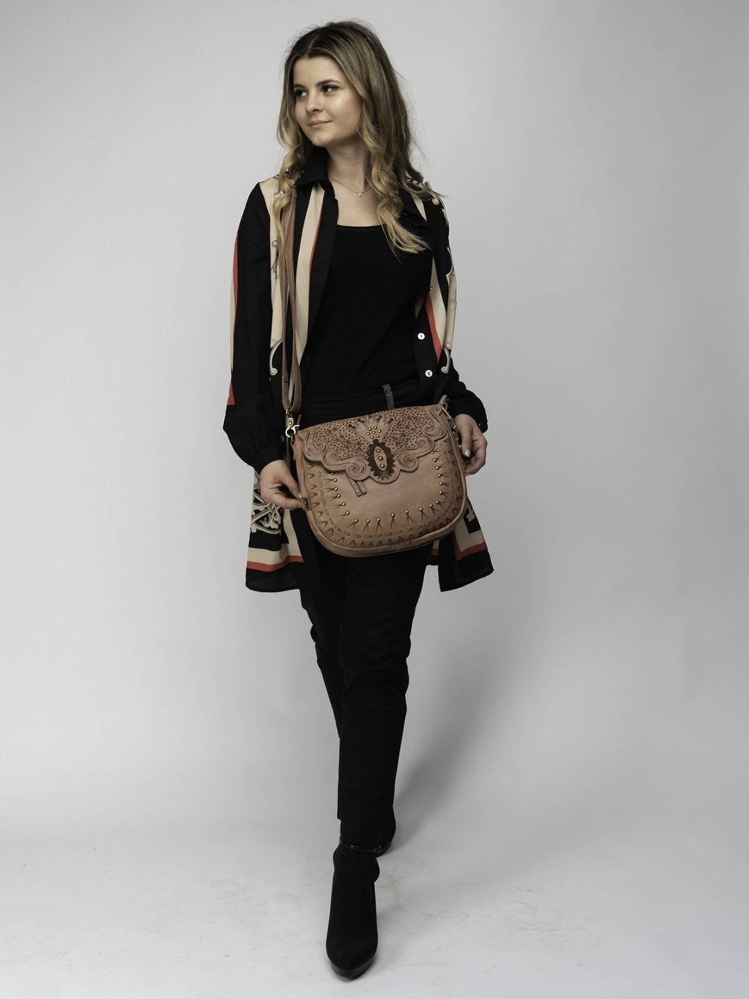 Art N Vintage Carob Blush Pink Leather Textured Medium Sling Handbag