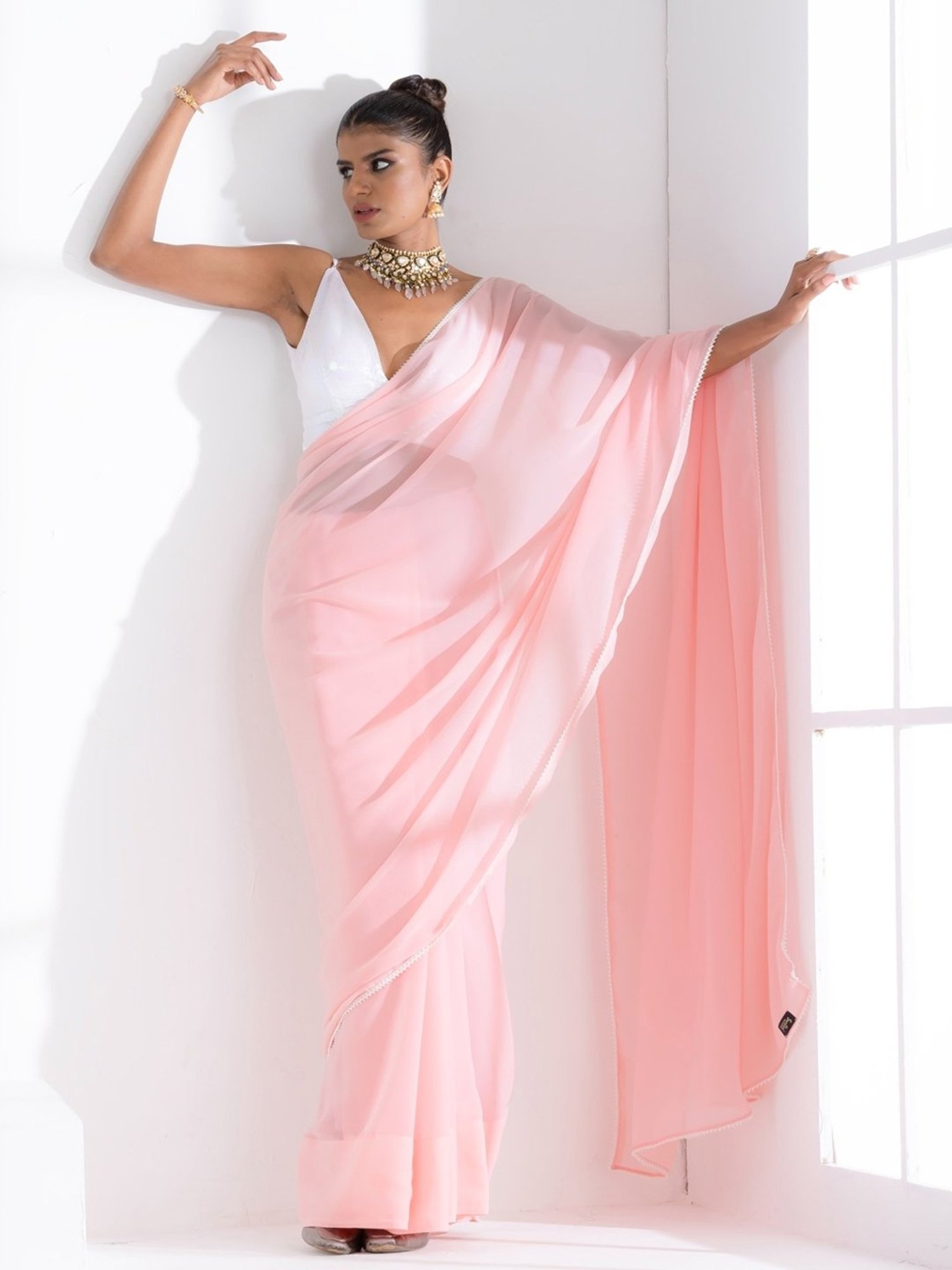 Swtantra Pink Plain Saree With Unstitched Blouse