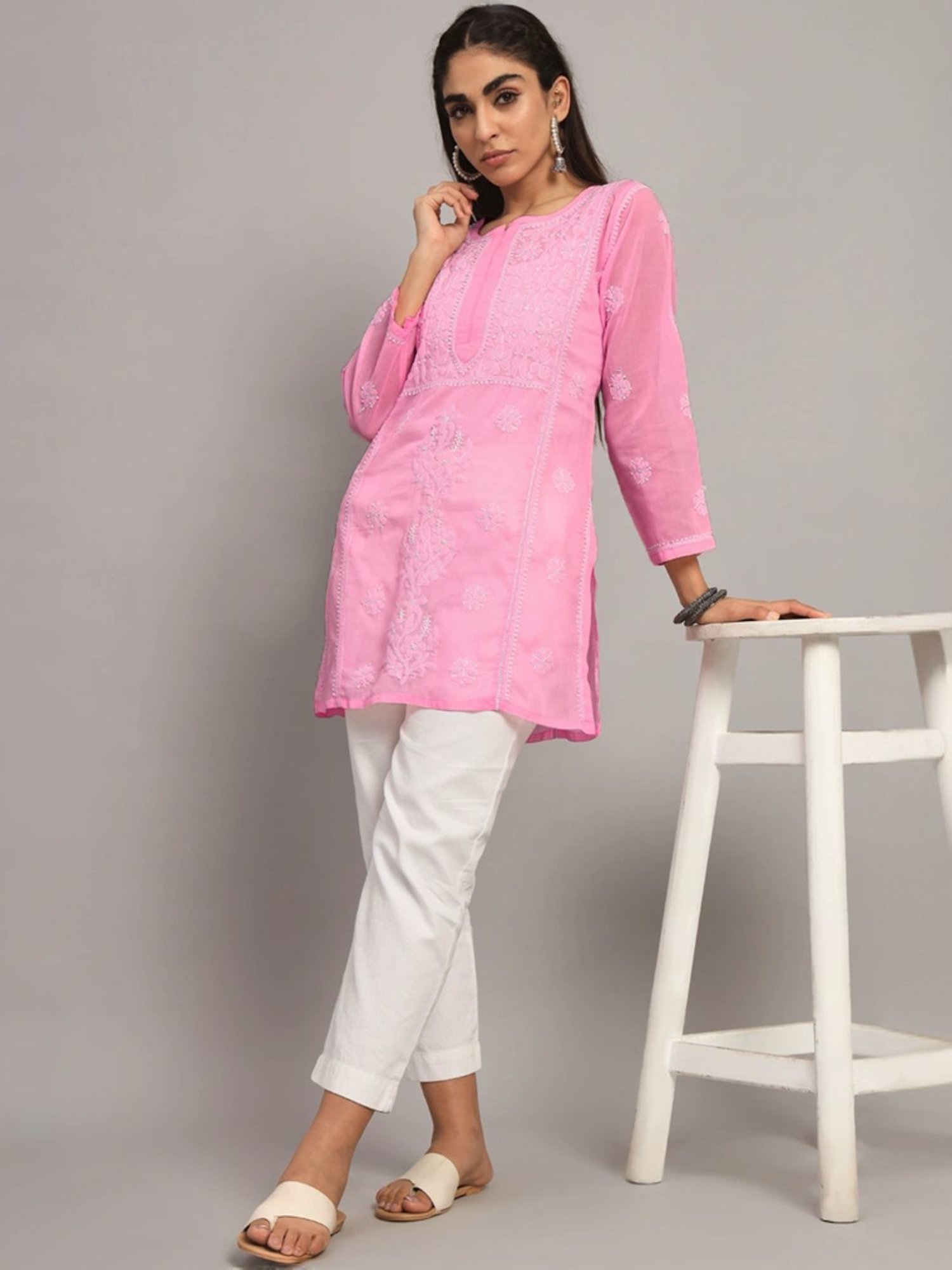 PARAMOUNT CHIKAN Dusty Rose Cotton Hand Embroidered Chikankari Straight Kurti