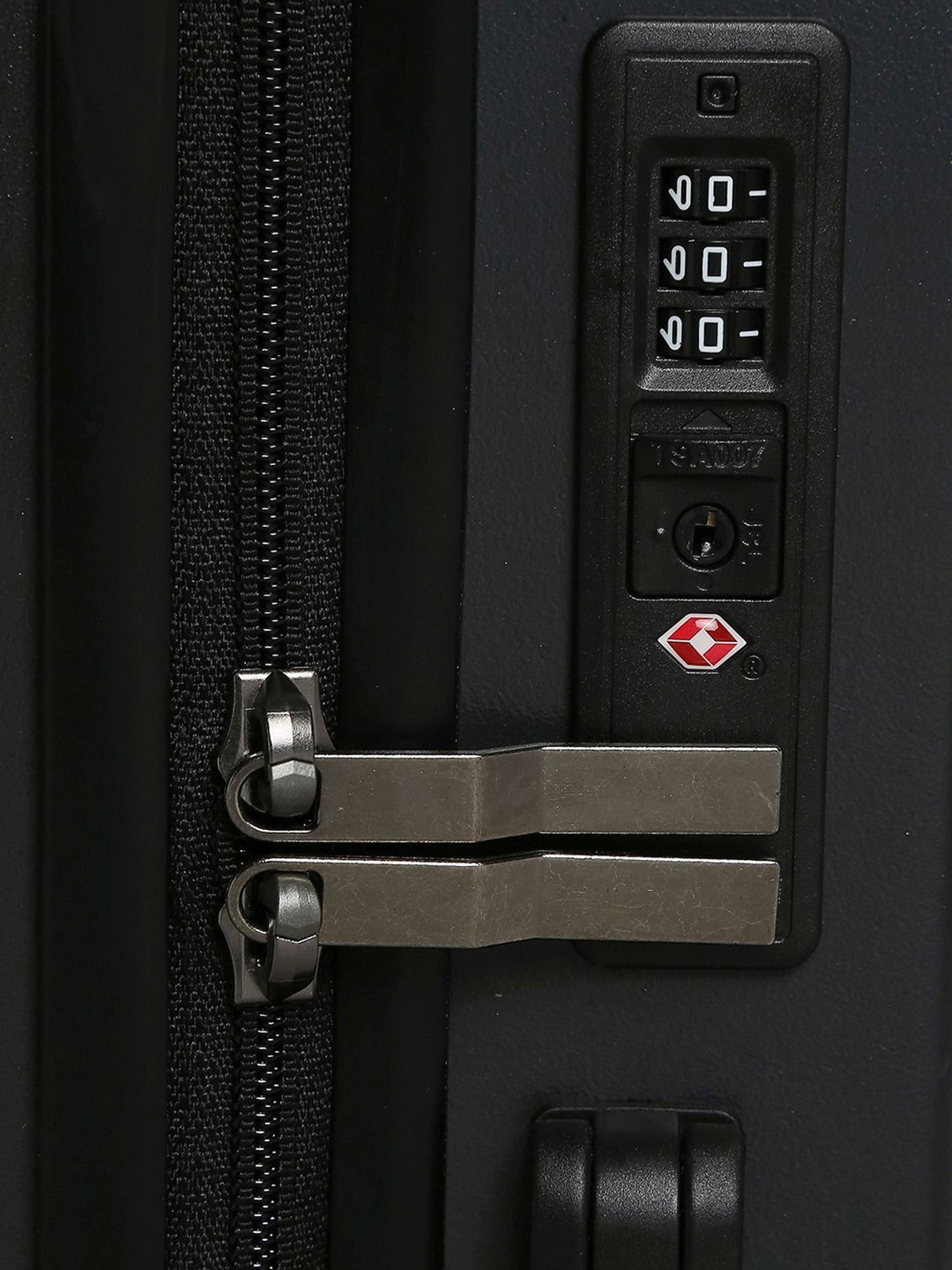 Perquisite The Great Escape Black Hard 26" Medium Luggage