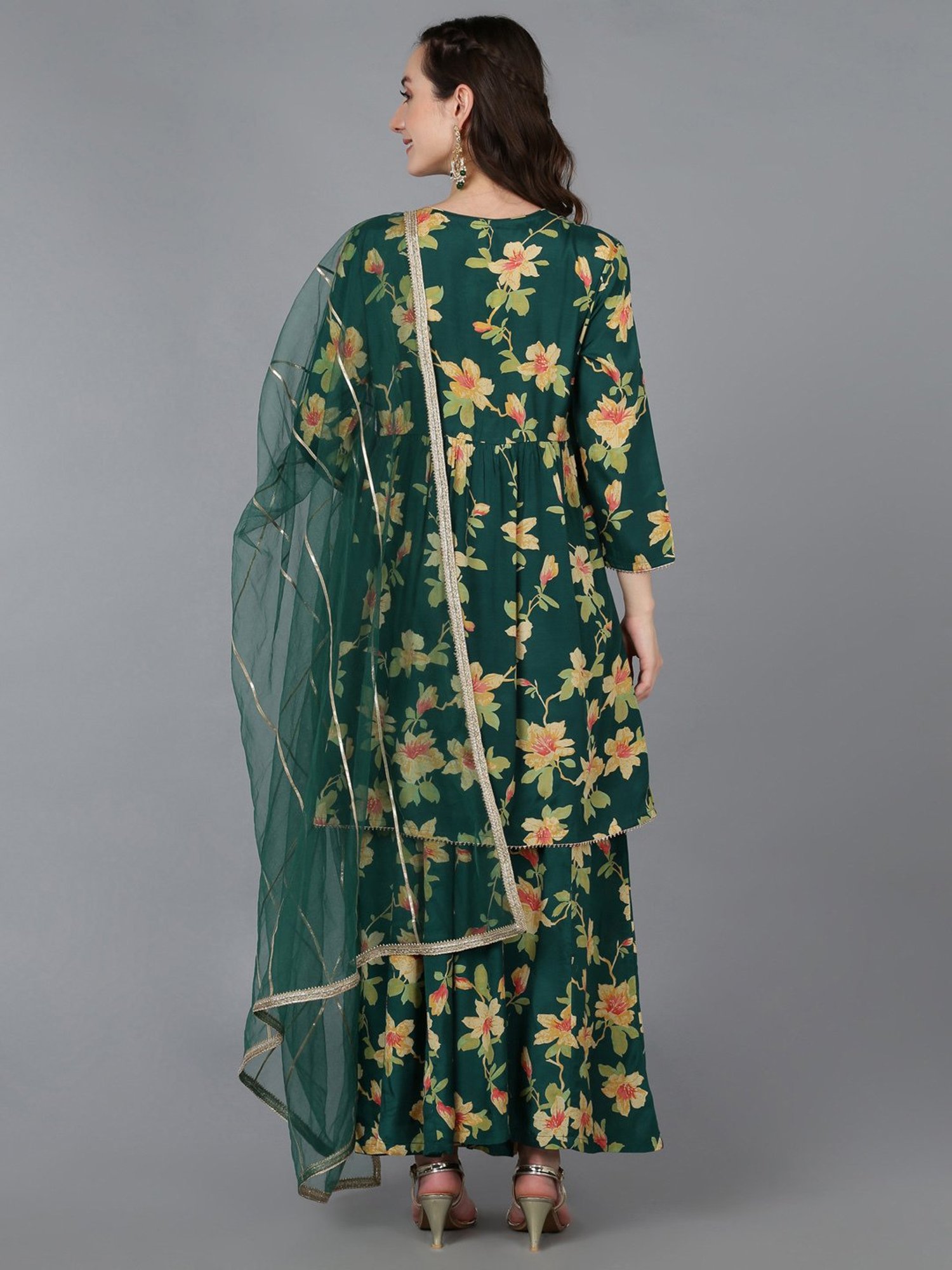 Vaamsi Green Embroidered Kurta Sharara Set With Dupatta