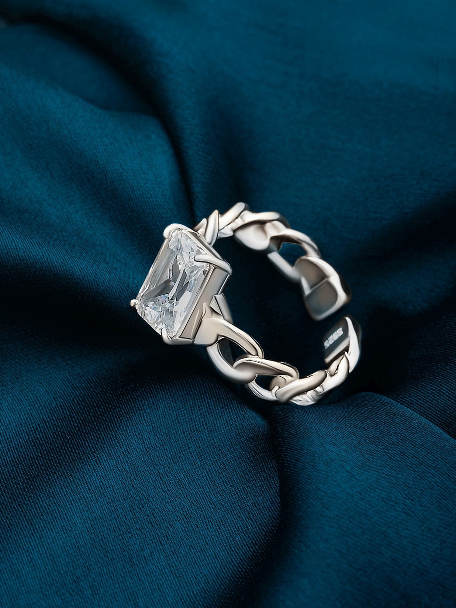 Silberry 92.5 Sterling Silver Crystal Aura Ring