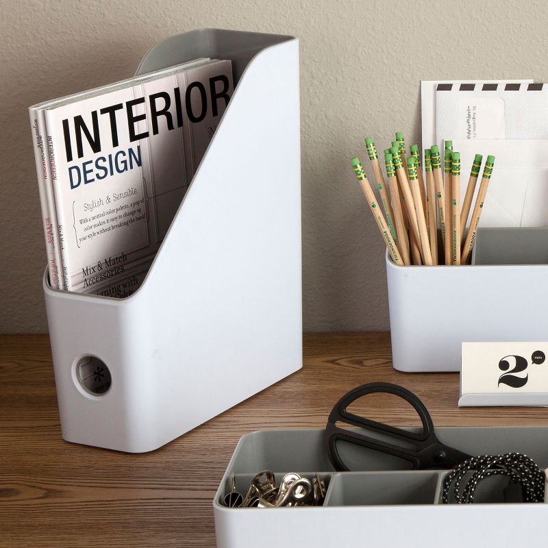 Fusion Magazine File, White and Gray (37521) 