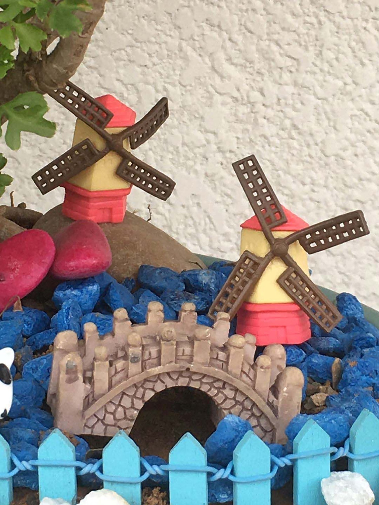 Tayhaa Yellow & Red Plastic Wind Mill Toy Showpiece - Set of 5