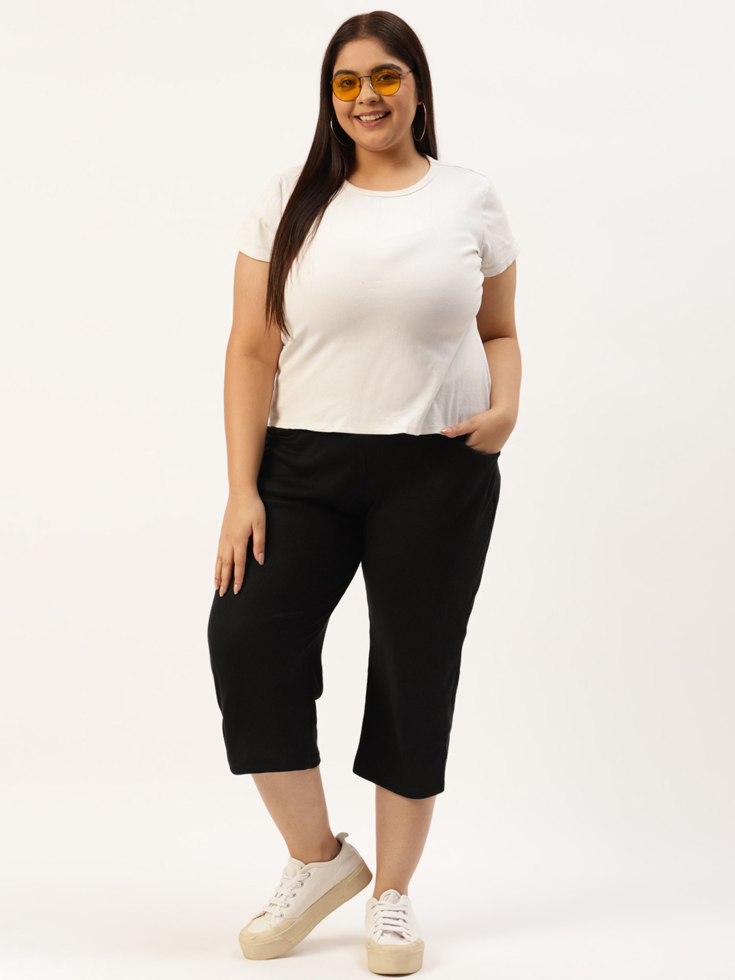 theRebelinme Black Cotton High Rise Cropped Capris