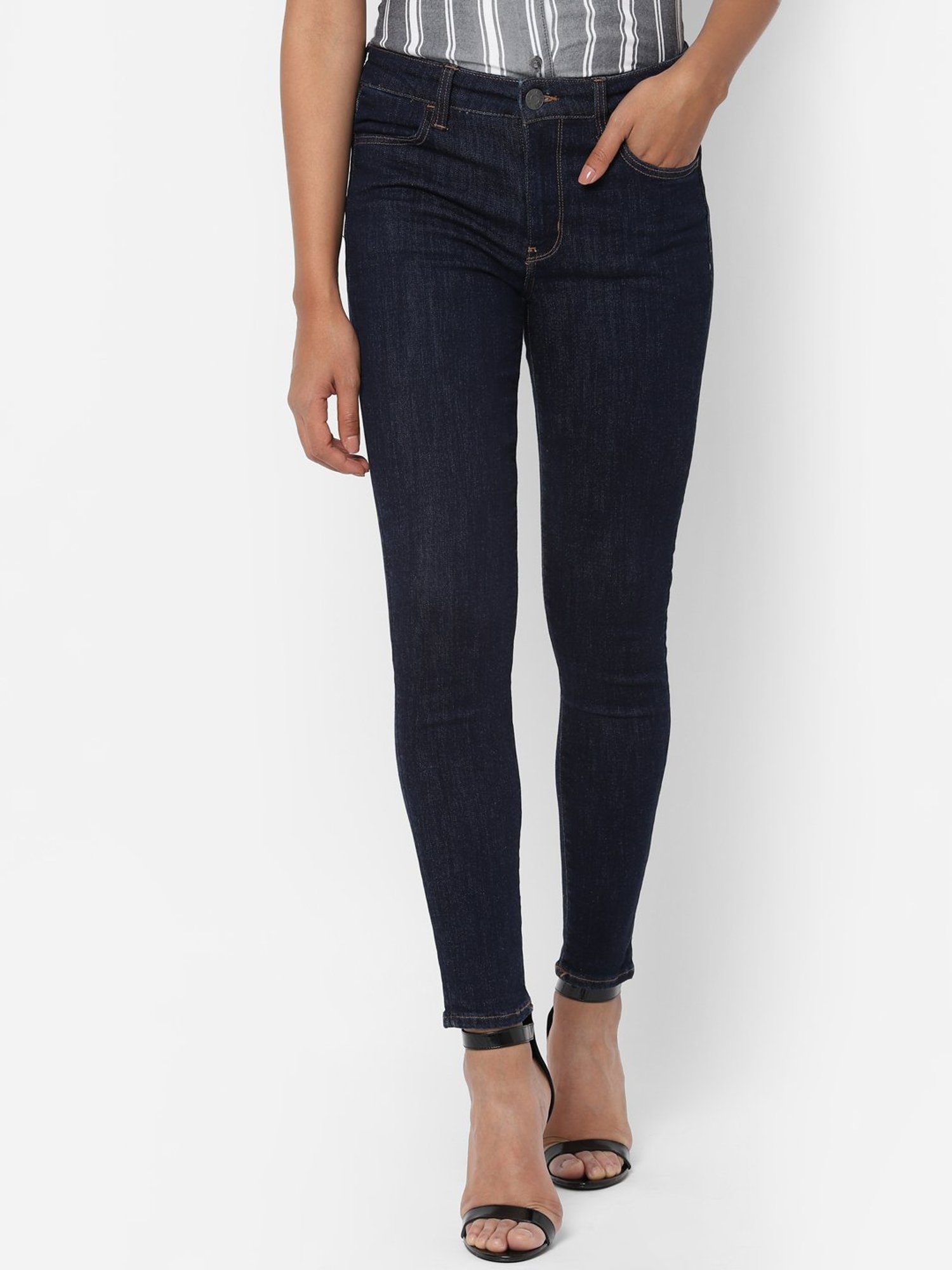 American Eagle Outfitters real good Blue Lightly Washed Jeans