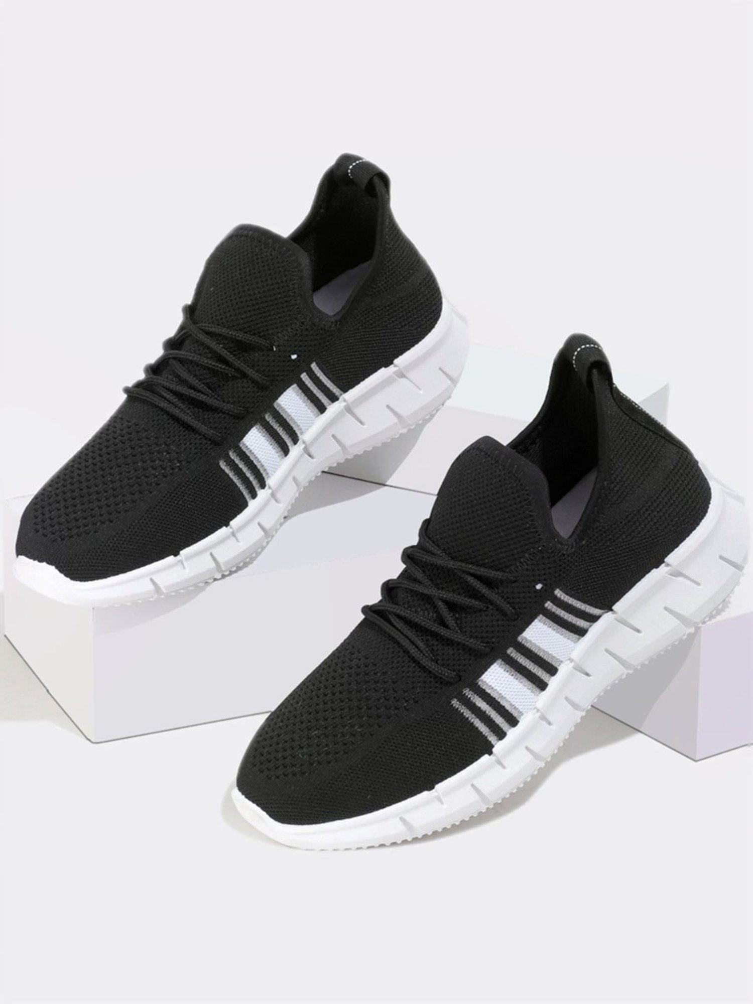 Rapid Box Men's Black Running Shoes