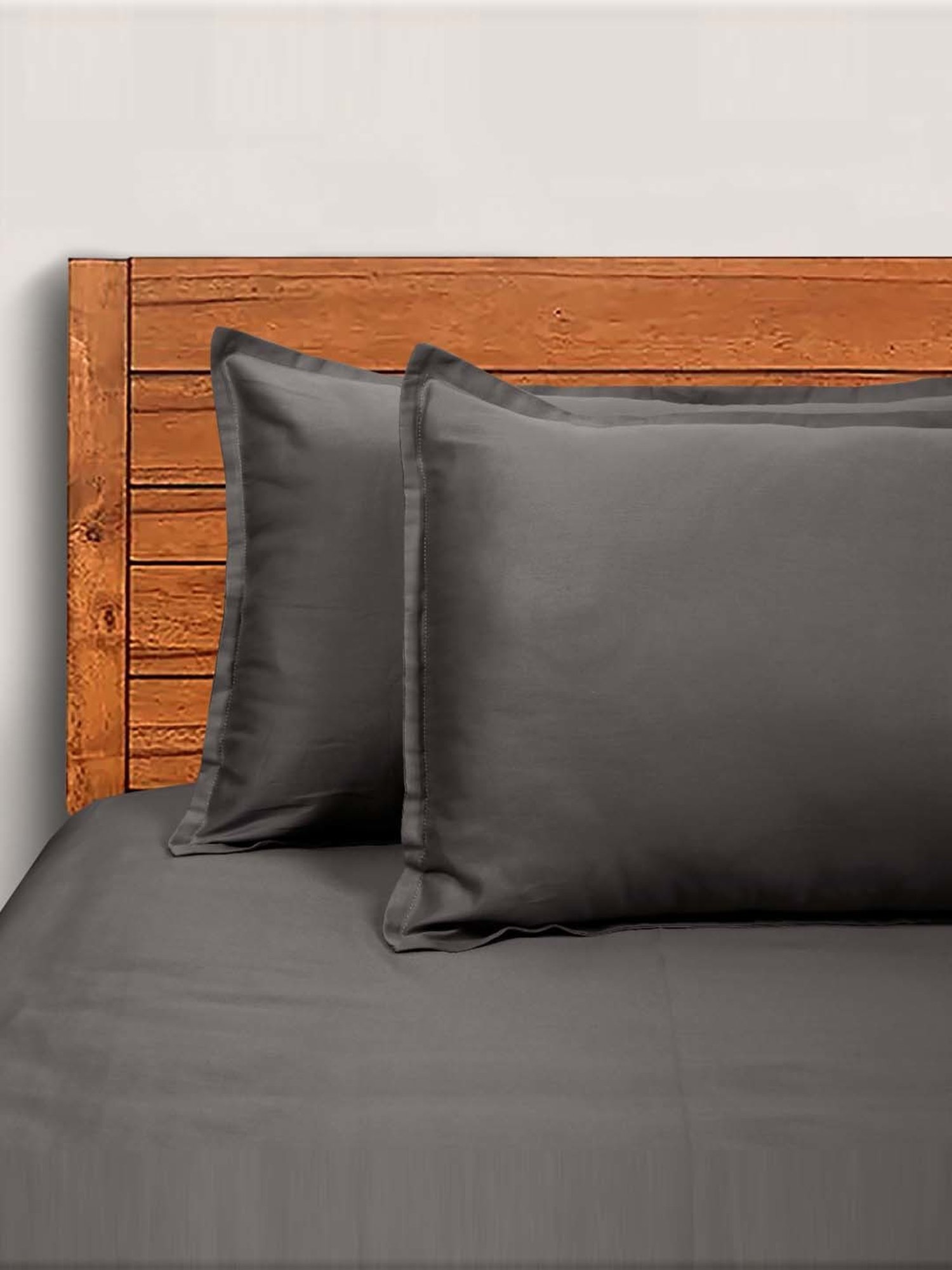 Saral Home Sheen Shine Dark Grey 300 TC Cotton Queen Bedsheet with 2 Pillow Covers