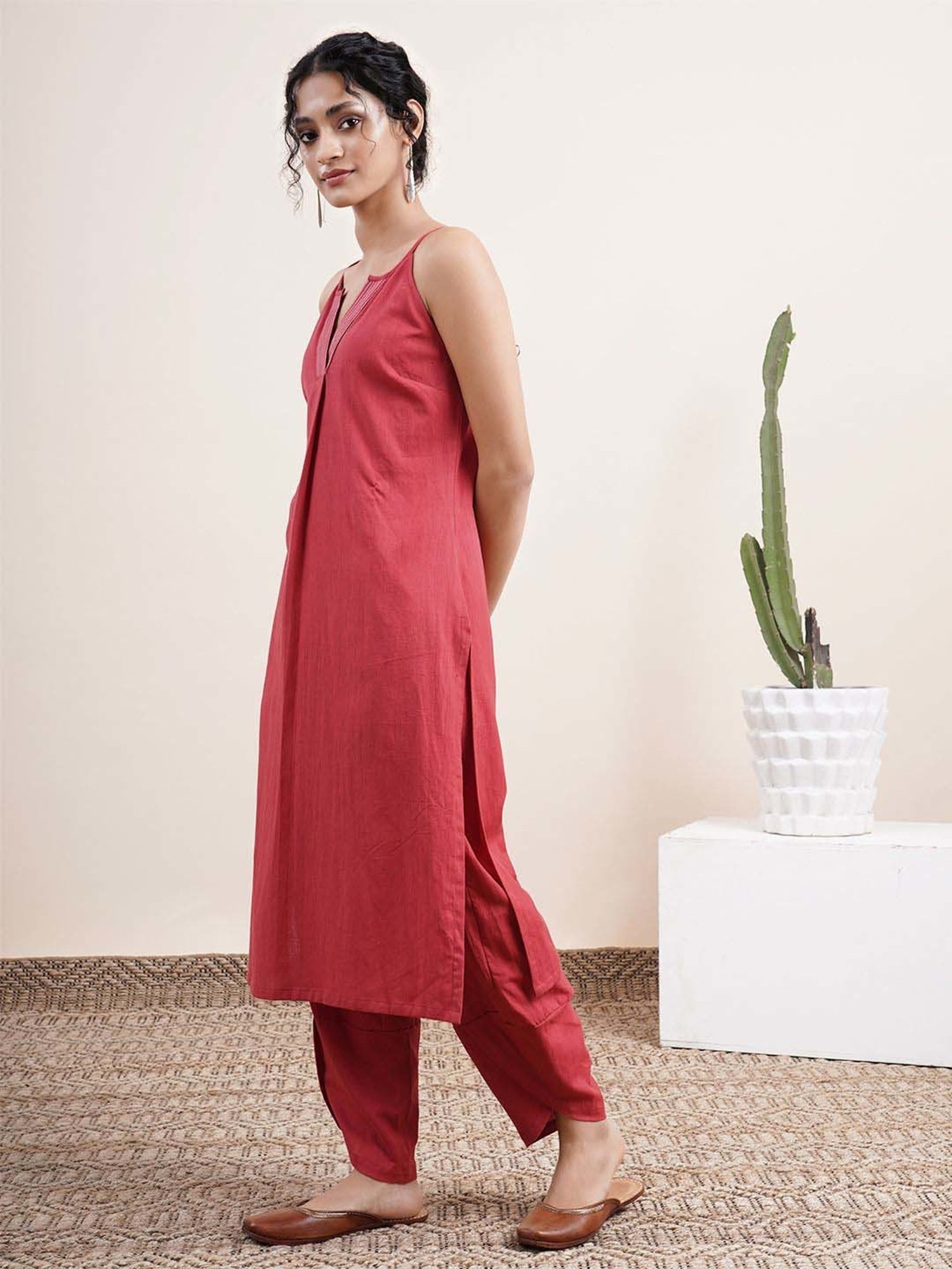 Abhishti Maroon Straight Kurta