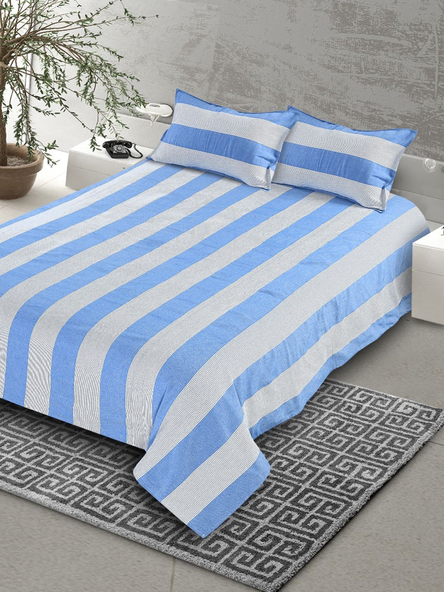 Saral Home Abstract Blue 155 TC Cotton King Sized Bed Sheet with 2 Pillow Covers