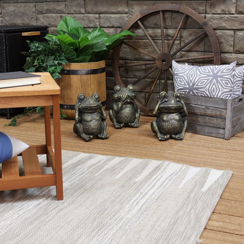 Design Toscano Schlepping The Garden Gnomes Bigfoot Statue