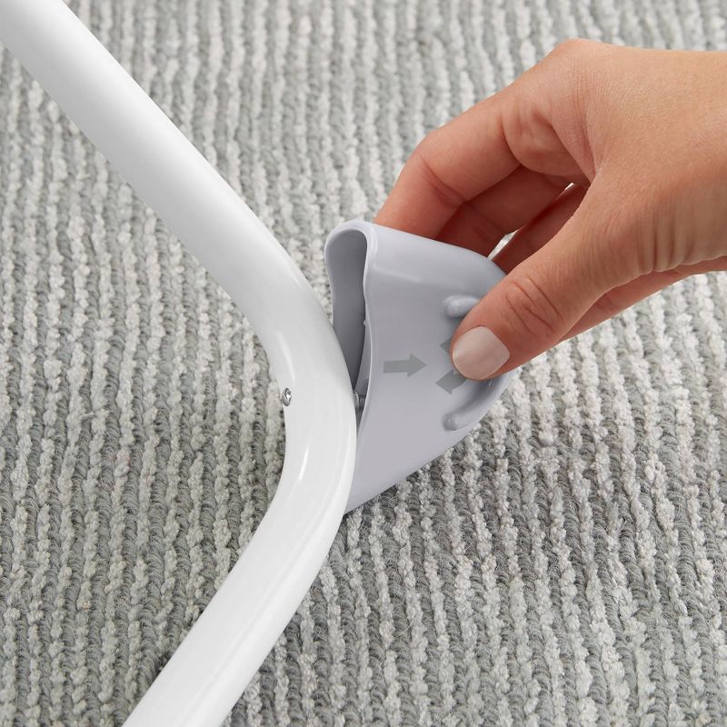 Simmons Kids' Silent Auto Gliding Deluxe Bassinet - Embossed Paisley