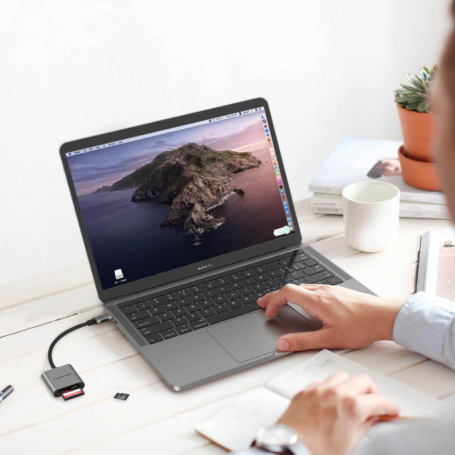 LENTION USB C to SD/Micro SD Card Reader, Type C SD 3.0 Card Adapter Compatible 2020-2016 MacBook Pro 13/15/16, New Mac Air/iPad Pro/Surface, Samsung S20/S10/S9/S8/Plus/Note, More (CB-C8, Space Gray)