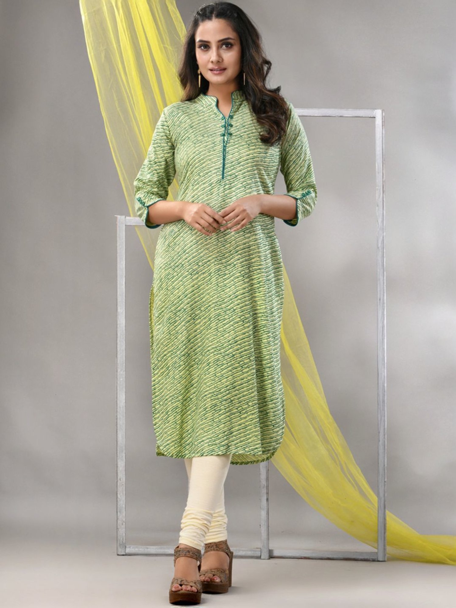 CHARUKRITI Green Printed Straight Kurta