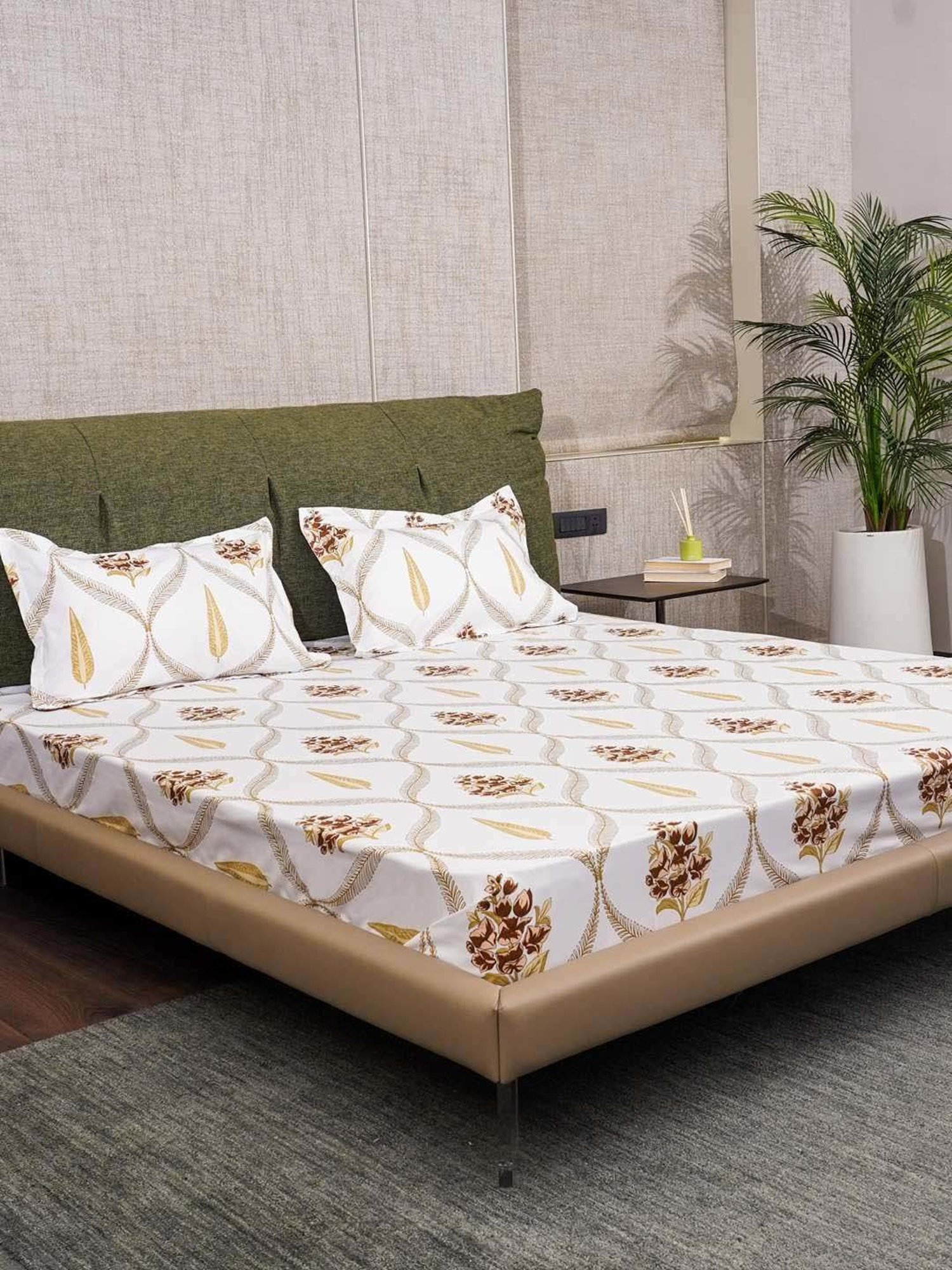 Urban Space Serene Brown Cotton 200 TC Queen Size Bedsheet With Pillow Covers