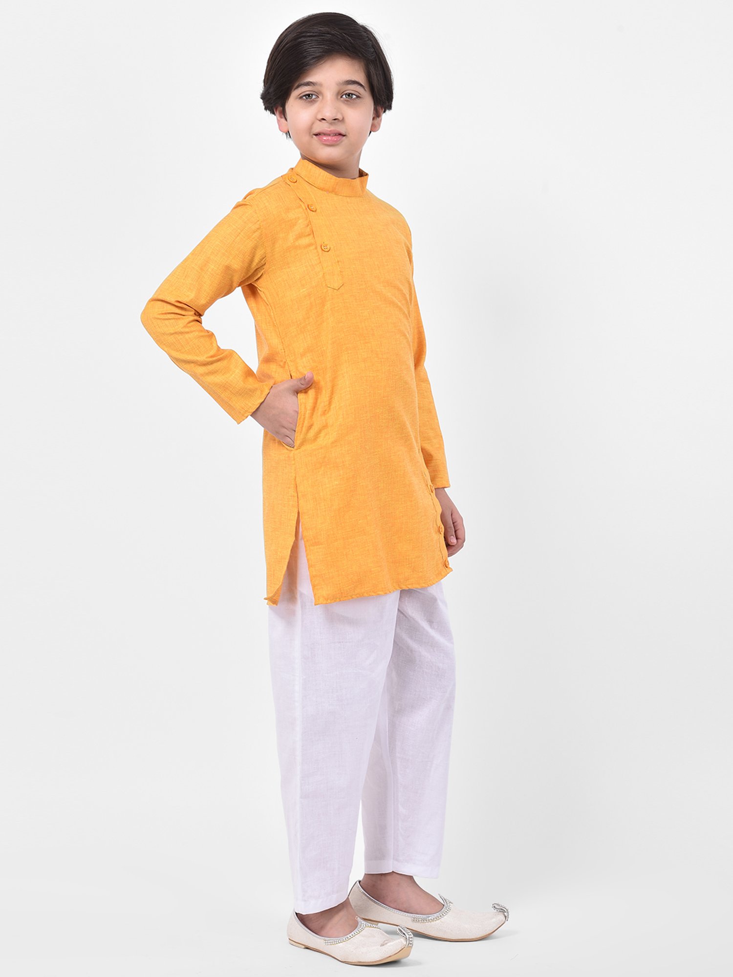 Deyann Kids Yellow & White Solid Full Sleeves Kurta with Pyjamas