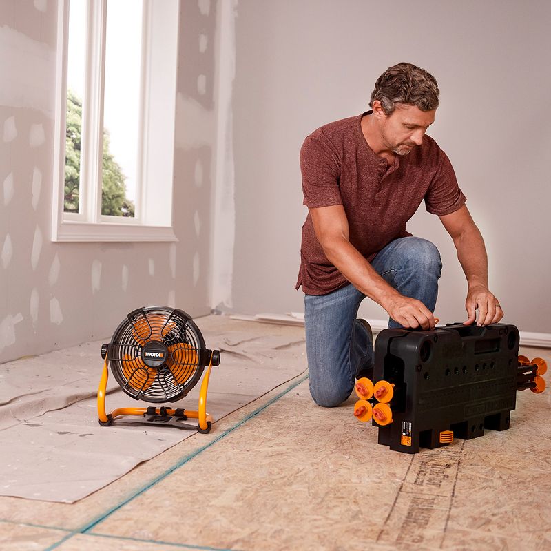 Worx WX095L 20v 9" Fan with battery charging capability