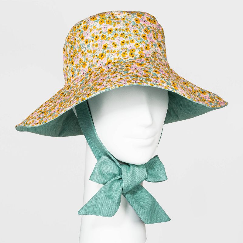 Paper Riot Co. Mother's Day 'Super Mom' Trophy