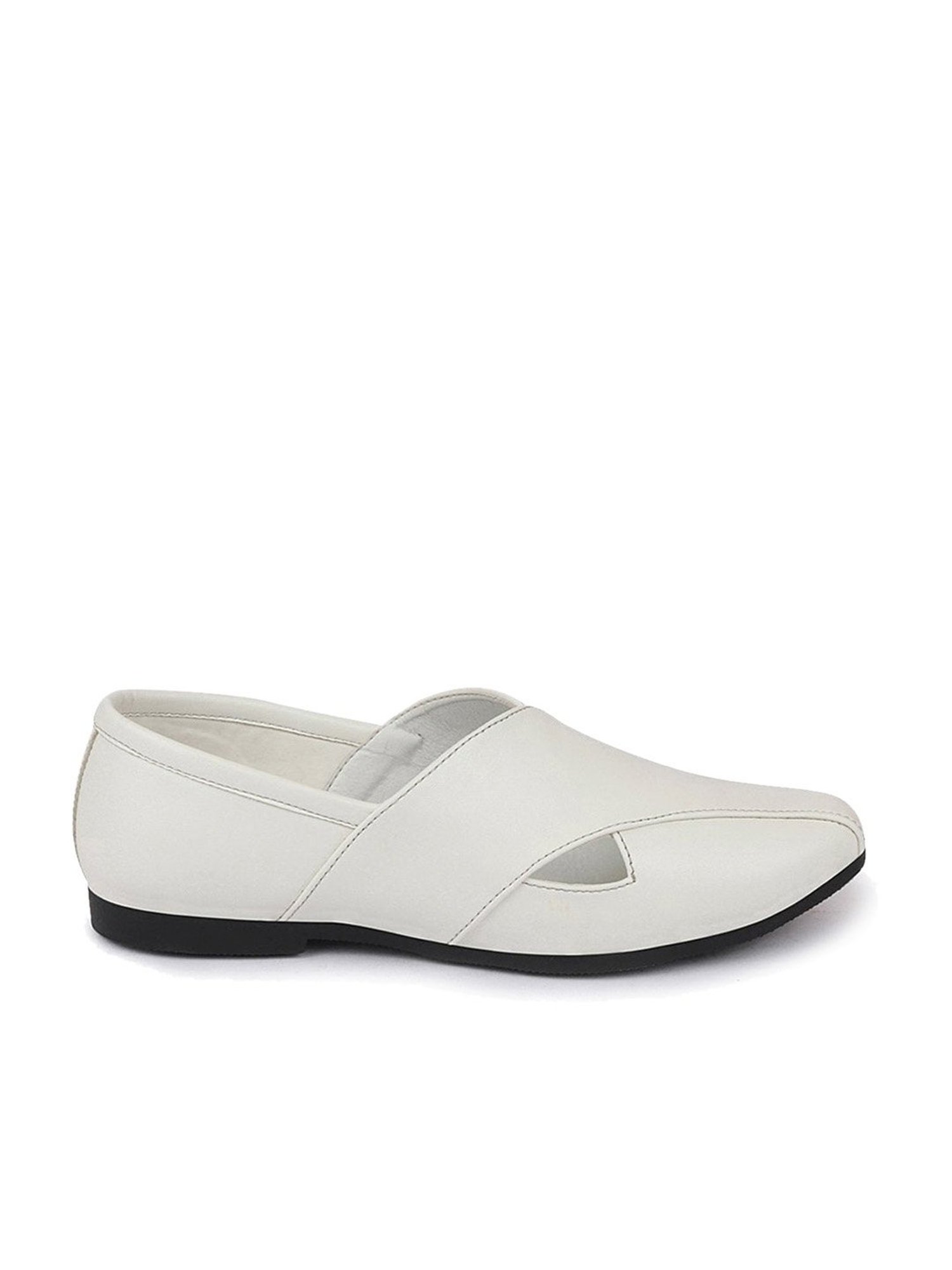Fausto Men's White Ethnic Juttis