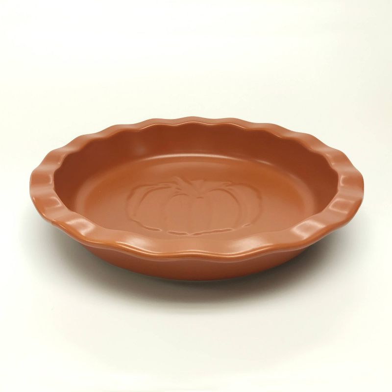 Nordic Ware Natural Aluminum Commercial Hi-Dome Covered Pie Pan