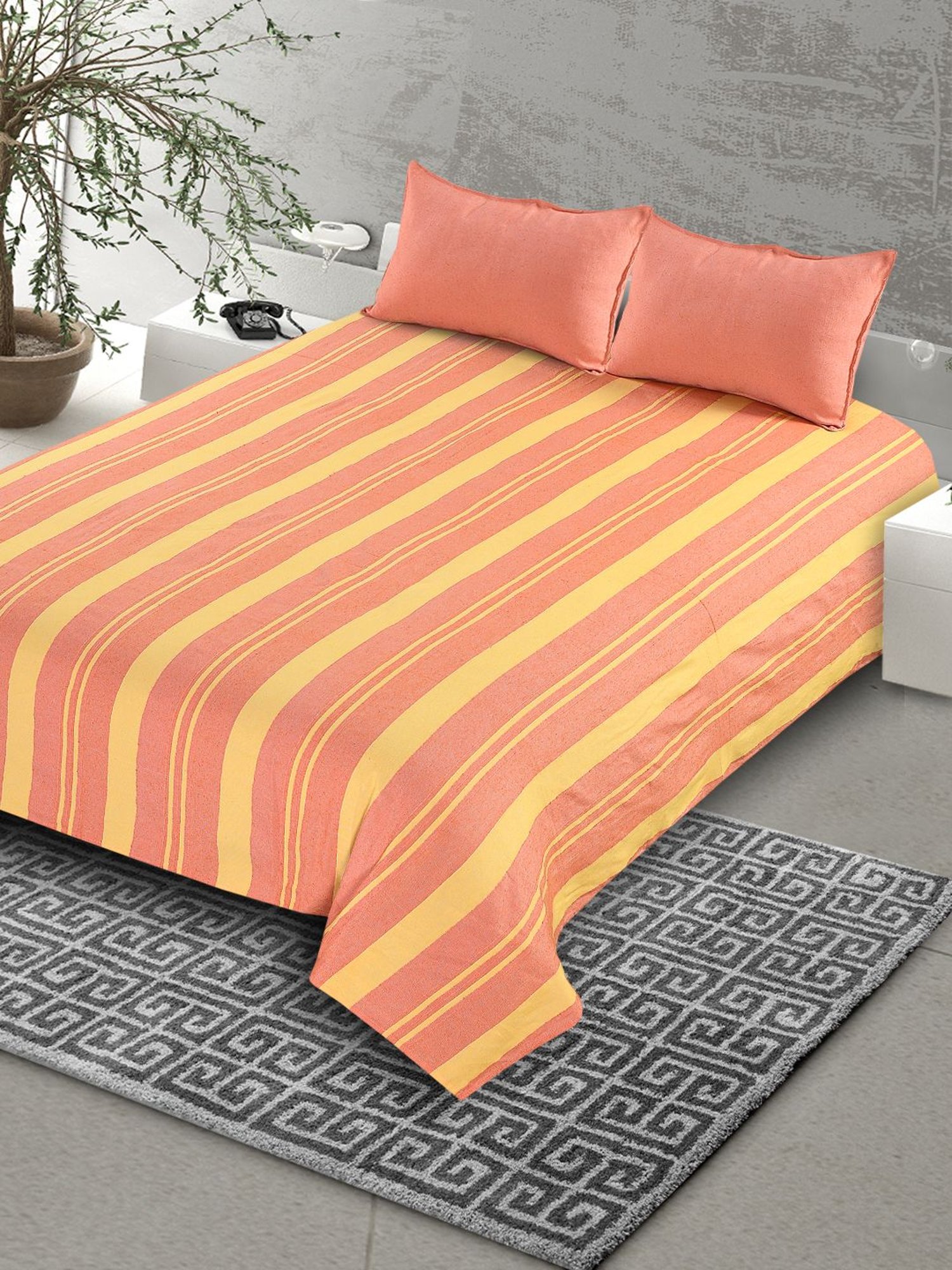 Saral Home Abstract Orange 155 TC Cotton King Sized Bed Sheet with 2 Pillow Covers