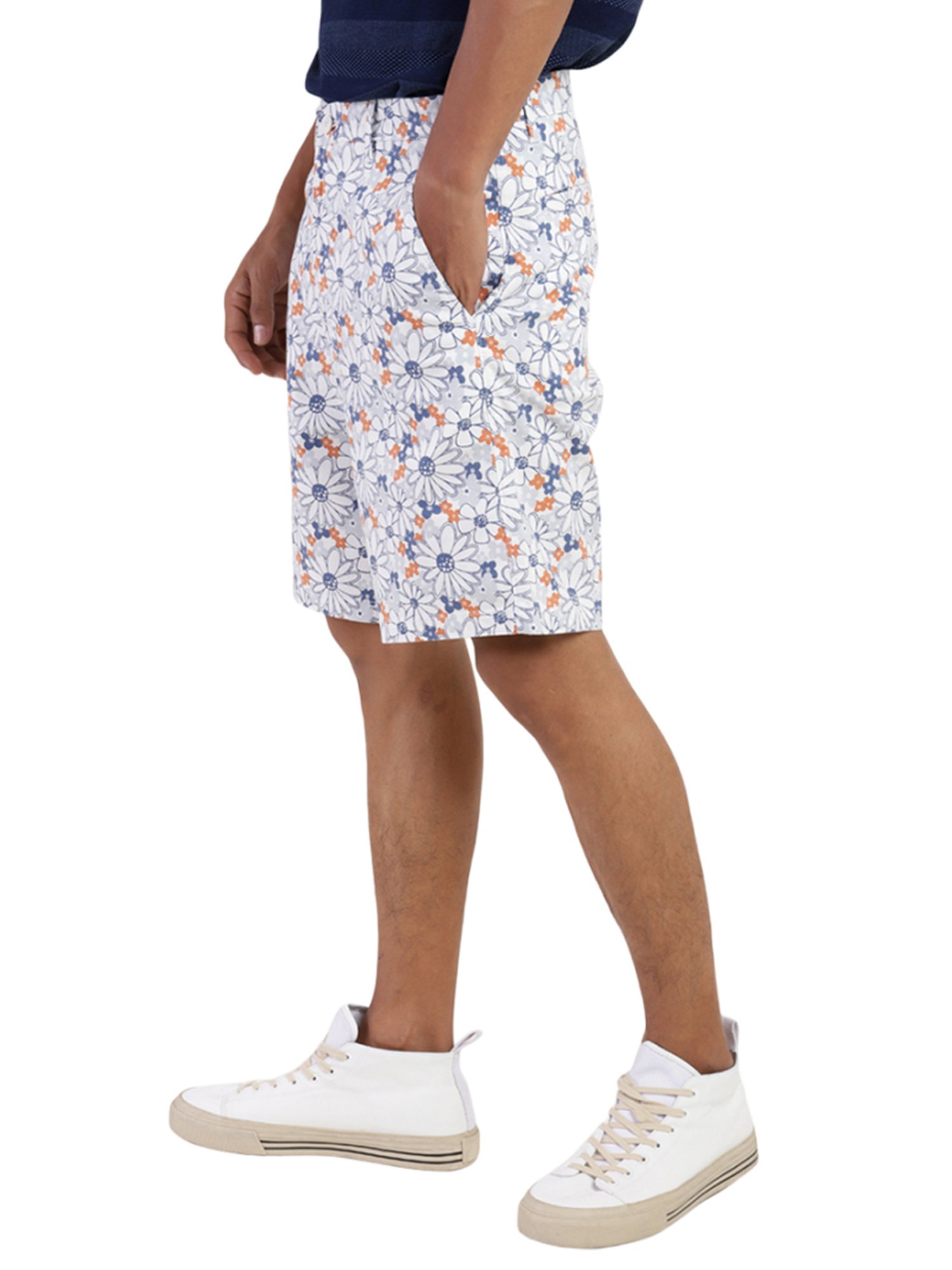 Levi's White Relaxed Fit Floral Print Shorts
