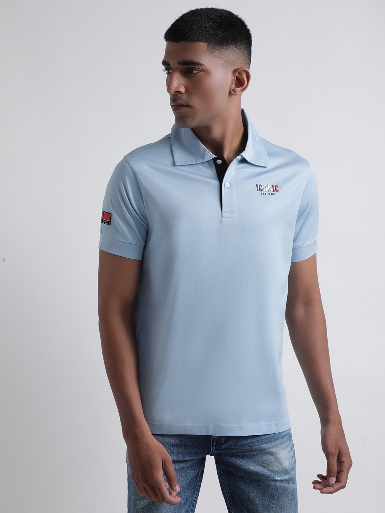 Iconic Men Solid Regular Fit Cotton T-shirt