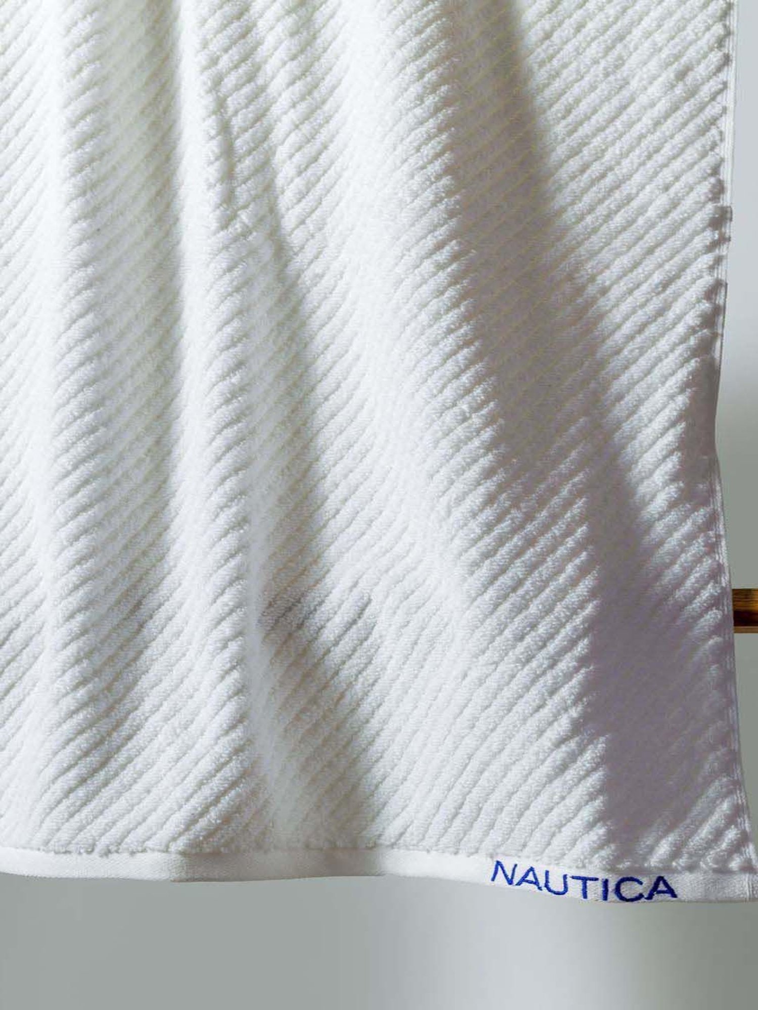 Nautica Cross View White & Steel Grey Cotton 600 GSM Fluffy Zero Twist Bath Towel - Set of 2