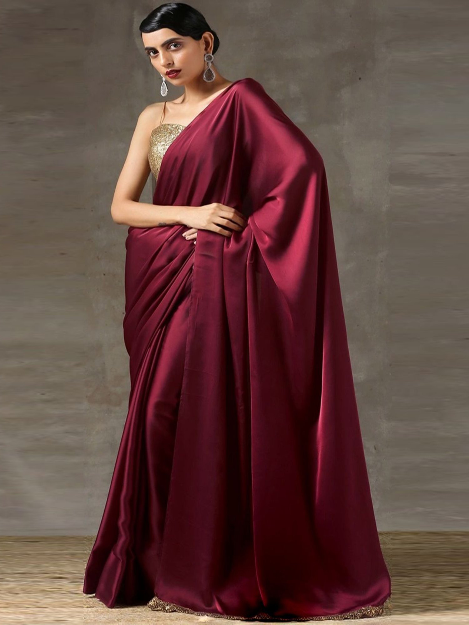 Swtantra Maroon Plain Saree
